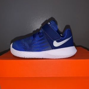 Toddler Nike Tennis Shoes-4C